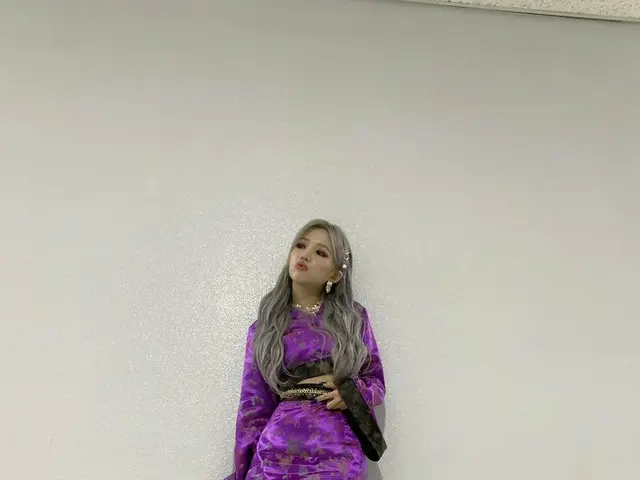 【t公式】（G）I-DLE、[#소연] 네버링!!! 첫주가 끝났어요!!  덕분에 참 행복한 첫주였어요ㅠㅠ 담주는 아마 더 멋질거에요 너무너무 사랑하