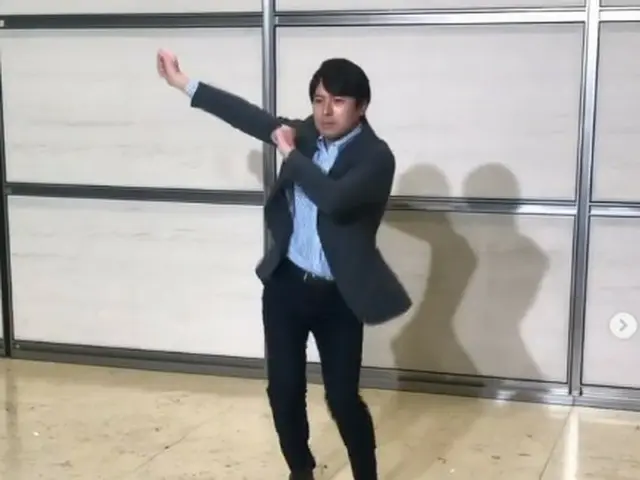 桝太 한 아나운서의 BTS (방탄 소년단) 'Dynamite'의 안무 연습 영상이 화제. "버릇이된다」 「폭소」의 소리. .  
