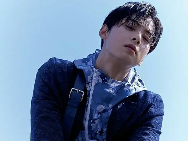 차 은우 (ASTRO) 화보 공개. W KOREA. "얼굴의 천재"조각 같은 비주얼. .