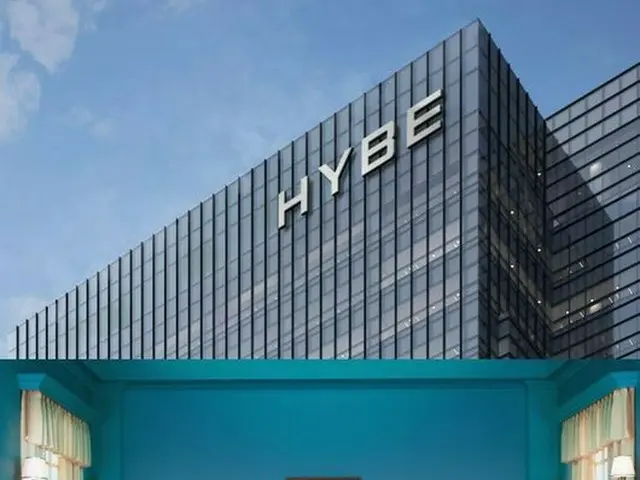 "BTS (방탄 소년단) 'SUGA & J-HOPE & V, 신사옥에 대해 말한다. . ● J-HOPE : 회의실이 이렇게 큰 장소는 처음 보았