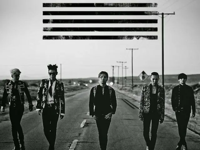 BIGBANG's official Facebook will post a complete black-and-white photo includingVI who retired from