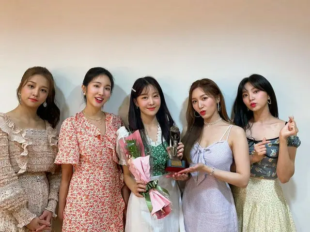 [T Official] LABOUM, [#LABOUM] LABOUM won the Women's Group Award at the 27thKorea Performing Arts A