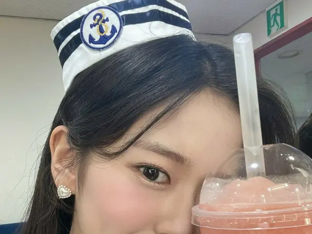 【d公式sta】[#안유진]<br>210613 #SBS #인기가요 완료 💕<br><br>철썩철썩 파도 치는 여름 바다보다<br>더 시원하고 청량