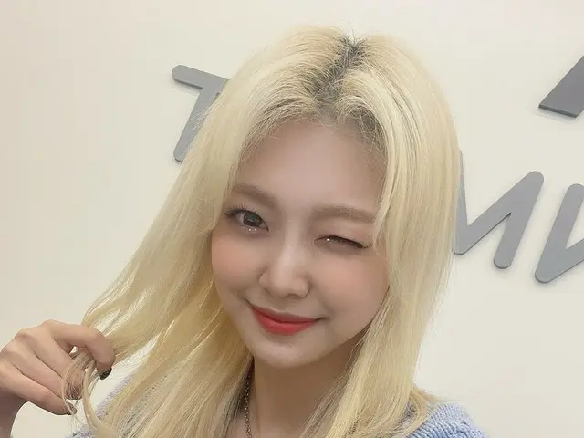【t公式】에버글로우、[#온다] 포둥이들💕 다들 월요팅 했오요??? 오늘 하루도 고생 많았어요😍