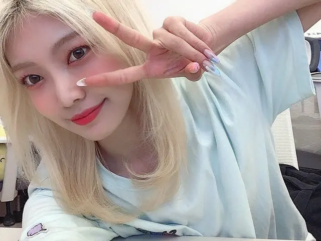 【t公式】에버글로우、[#온다] 코튼캔디람🍭 ✨ 다들 좋은하루 보냈나용?? 다들 굿밤 되깅🥰💤
