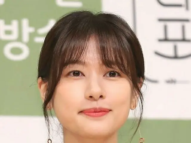 정소민 (이타 키스), tvN 드라마 '황혼'여 주인공 확정 보도. 압력과 연기력 부족으로 중도 하차 신인 박해운 대신. .
