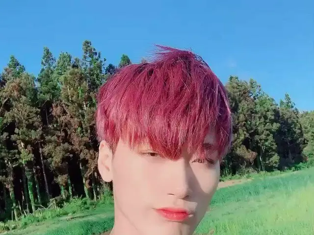 【T公式】에이티즈、[#산] 바람을 맞는 보라돌이💜<br>#에이티즈 #에이티즈