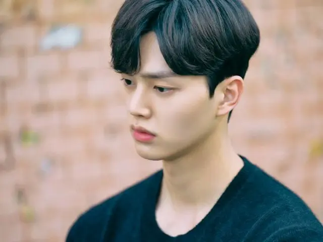 배우 송 건 드라마 '알고도'비하인드 스틸 공개. .