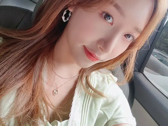 [T Official] LABOUM, [#Soyoung] Lattes ～ I listened to my song! ?? 🎶🎤 #LABOUM#LABOUM #SOYEON #SBS