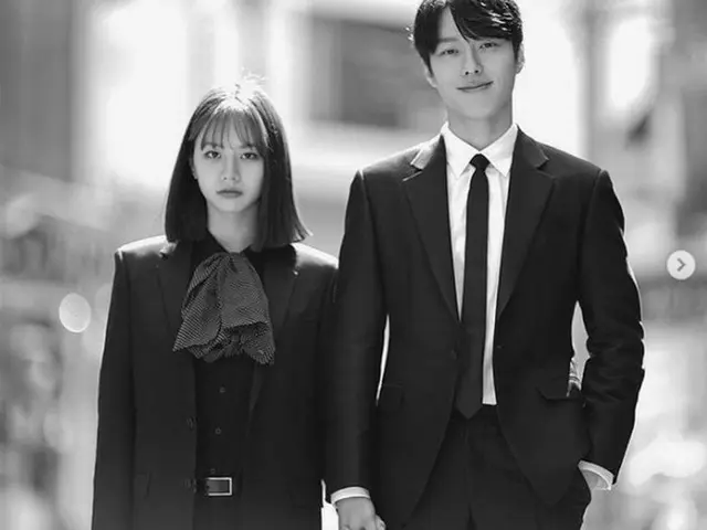 헬기 (Girl 's Day) 배우 장 기영과의 2 샷 공개 절묘한 신장 차이가 가슴 뭉클하다고 화제. .