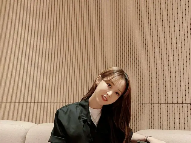 【t公式】마마무、[#문별]<br><br>우리 무무 여러분 잠시 후 9시<br>별이의 네이버 나우 'studio<br>문나잇' 본방사수하며 무더운