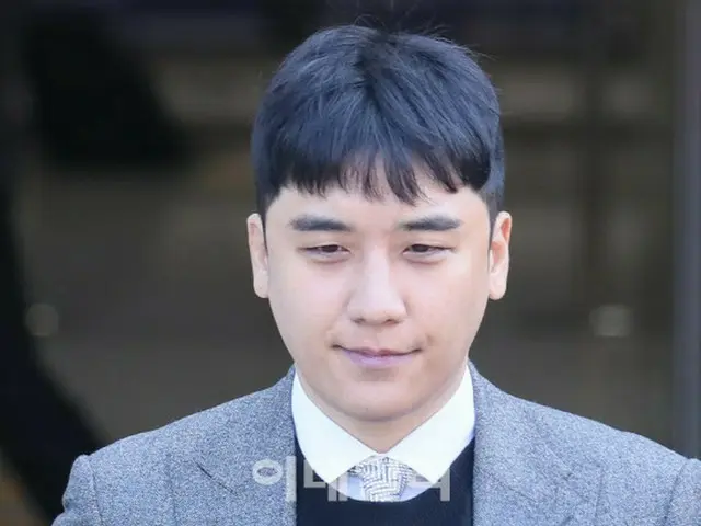 VI (former BIGBANG) is sentenced to three years in prison. .. ..