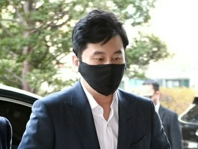 "BI (전 iKON) 마약 수사 무마 용"양현석 YG 전 대표 법원에 출두하지 않고 대리인이 혐의를 모두 부인. .