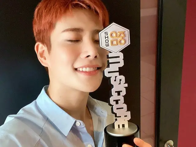 【T公式】아스트로、아로하~~ 2000일에 너무 큰 선물줘서 고마워요💕 기억속에 저장><<br>글쓴이 엠감사<br>#사랑해요