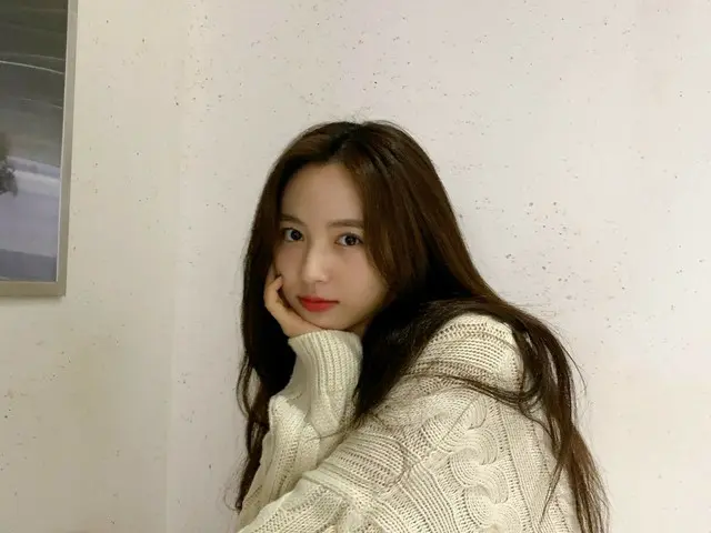 【t公式】체리블릿、[#지원 #JIWON] 니트입은 지원🤍#CherryBullet #체리블렛