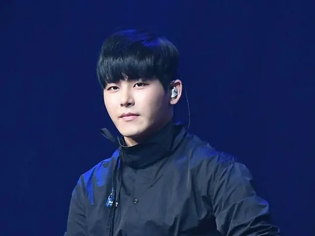 INFINITE's former member Hoya, has signed an exclusive contract with Gloriousentertainment. Actors J