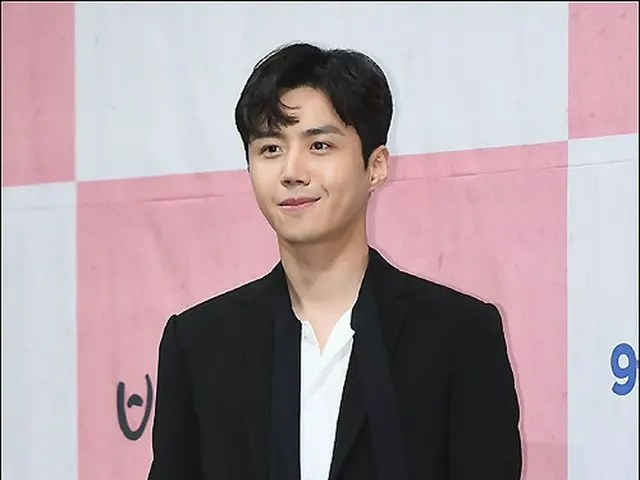 배우 김성호 이번에는 서울 예술 대학의 동급생이었던라는 인물에 노출된다. . ● 학창 시절 김성호는 유흥 좋아하고 여성 편력이 심했다. 자신의 