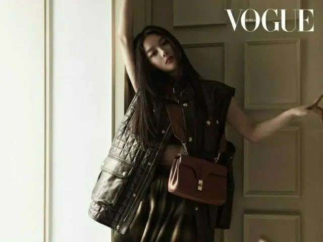 배우 김유정 화보 공개. VOGUE KOREA. .