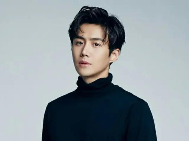 배우 김성호의 지인, 10월 29일 추가 노출을 암시. 김성호와 같은 사무소 여배우 김지원이 신사무소로 이적한다는 내용의 기사를 공유해 프로필을