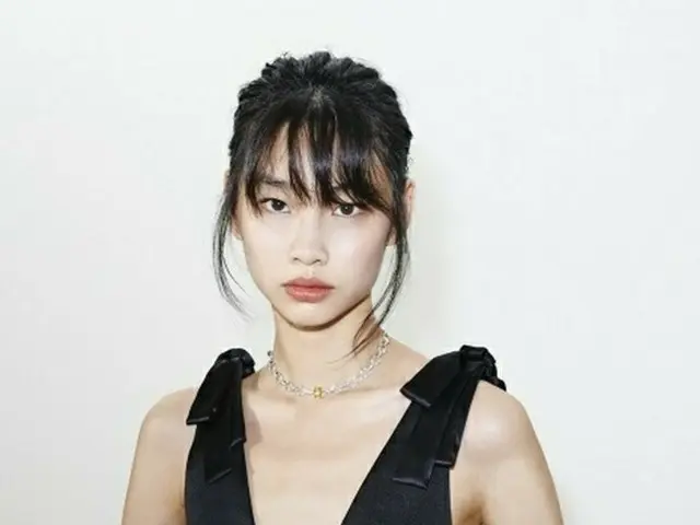 ‘오징어 게임’ 여배우 정호영, LA 개최 ‘LACMA Art + Film Gala’에서 착용했던 루이비통 드레스가 화제. .