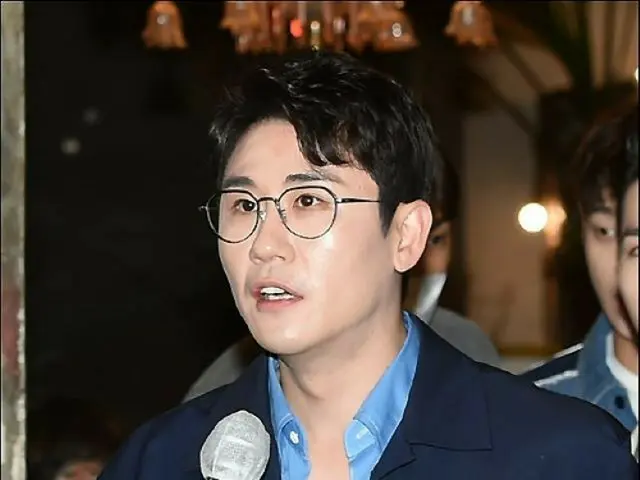 ‘음원 사는 의혹’ 트로트 가수 연탁, 사실은 피해자였다고 증언하는 인물이 나타났다고 보도된다. ● "어떤 공격 세력이 용탁 소속사의 매장 정보