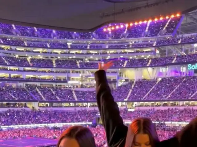 모델의 지젤 올리베이라, 'BTS(방탄소년단)' 콘서트 중인 스크린에 _JIMIN(BTS)_의 얼굴이 업으로 비추어지자 큰 목소리로 '나와 결혼