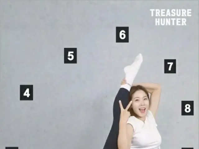 전 신체조 한국 대표의 신수지, 과연 유연성을 선보였다. 270도 개각도. .