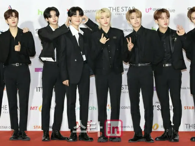 Stray Kids, '2021 Asia Artist Awards'의 레드 카펫에 등장. .