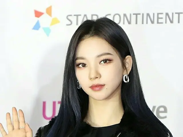 aespa, 「2021 Asia Artist Awards」의 레드 카펫에 등장. .