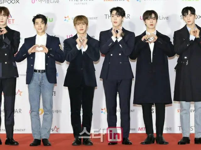ASTRO, 「2021 Asia Artist Awards」의 레드 카펫에 등장. .