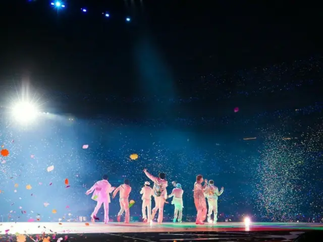 'BTS(방탄소년단)'의 LA 콘서트를 보러 갔던 일부 한국 팬, 현지 팬들로부터 폭행·폭언이 있었다고 주장. . ●아시아인다운 사람이 있으면 