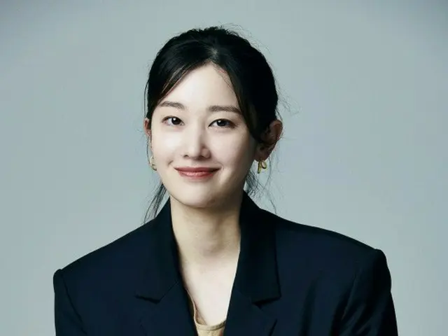 여배우 정종서, 출연한 영화 '더콜'의 이춘현 감독과 교제. .