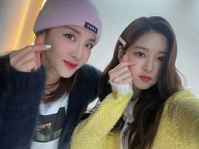 DARA(2NE1), 김민주(전 IZ*ONE)와의 투샷 사진 공개가 화제. .
