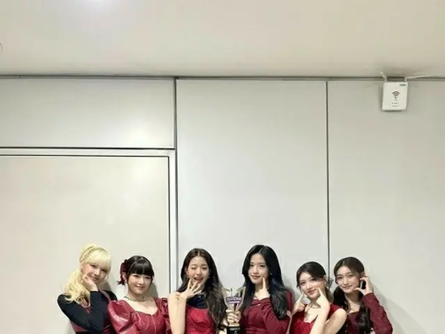 IVE, 데뷔와 동시에 음악 프로그램 3관. 15일 'SHOW!CHAMPION'에서 1위. .