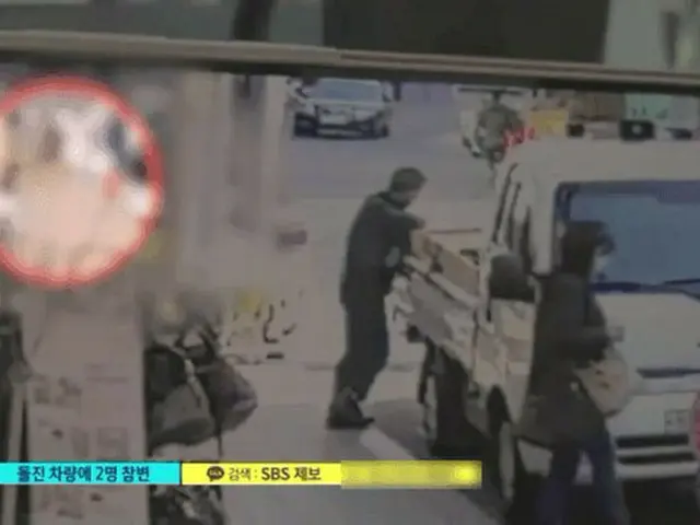 돌진해 온 승용차에 60대 여성과 18개월의 손녀가 잡히는 교통사고가 한국 속에 충격을 주고 있다. .