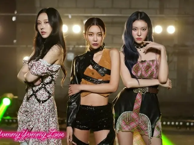 MOMOLAND, 14일 발매의 디지털 싱글 「Yummy Yummy Love」의 제2탄 컨셉 포토를 공개. Funky · Sexy 매력. .