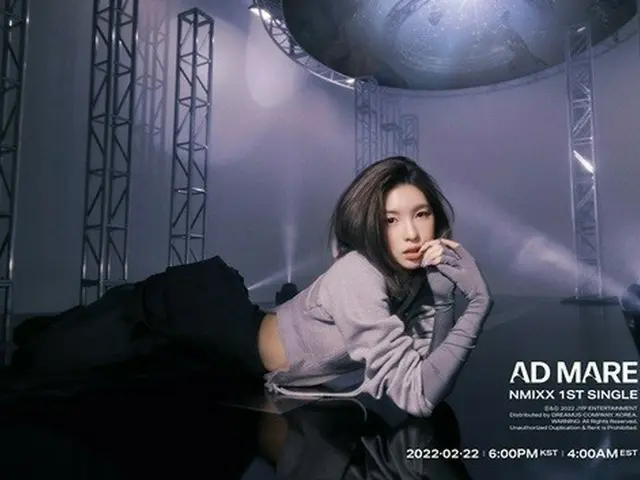 JYP엔터의 신인 걸그룹 'NMIXX', 지니와 베이의 개인 티저 공개. .
