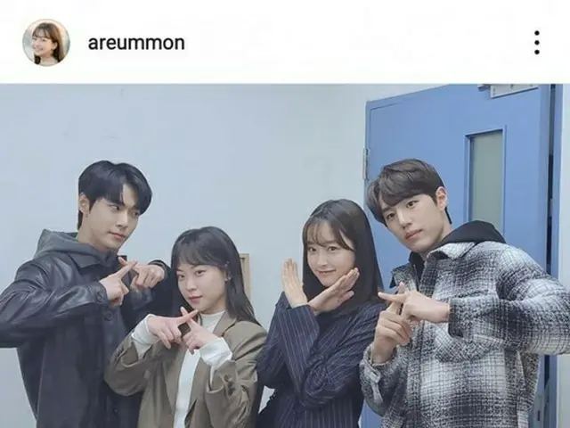 NCT 도영과 여배우 권아름에게 열애설. 권아름이 Instagram에 후타바의 이모티콘과 함께 '토인'이라고 쓰고, 이것이 '냄새'라고 주목된다