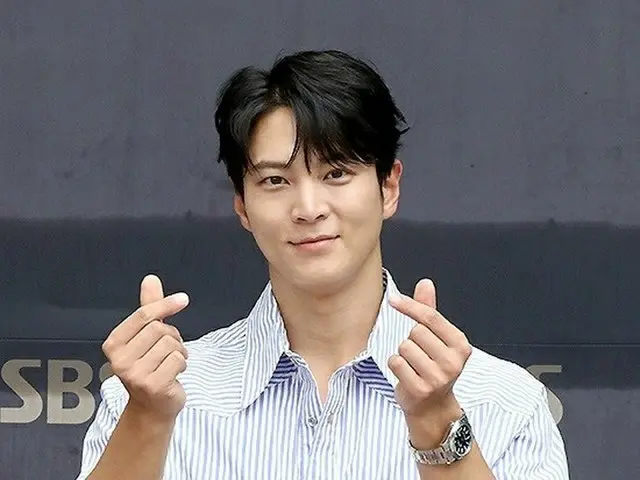 Actor JooWon, to the broadcasting station to appear on SBS Radio Power FM ”ParkHaSun's Cinetown”. .