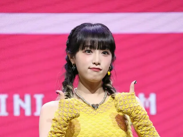 Choi Yena held a showcase commemorating the release of her 2nd mini album”SMARTPHONE”. . .