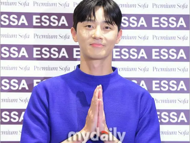 Actor Park Seo Jun attended the opening event of the sofa brand ESSA. . .