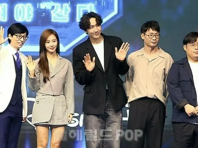 Yoo Jae-seok, YURI (SNSD (Girls' Generation)), Lee, GwangSu, Jo Hyo-jin PD, andKim Dong-jin PD atten