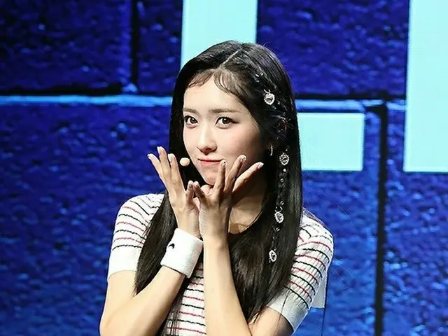 LIMELIGHT, 프리 데뷔 EP 앨범 「LIMELIGHT」의 쇼케이스를 개최. 이토 미유, 수혜, 가운으로 구성된 3인조. .