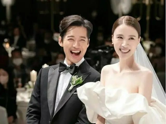 The wedding dress of Jin AReum, who married to actor Nam Goong Min, is the 2023S/S collection of ”Os
