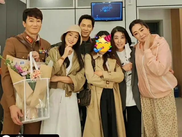 배우 이규현, 드라마 '하이바이, 엄마!'에서 아내 역의 여배우 김태희에게 뮤지컬 '사랑의 불시착'은 드라마 이상으로 재미있었다고 칭찬받은 것을