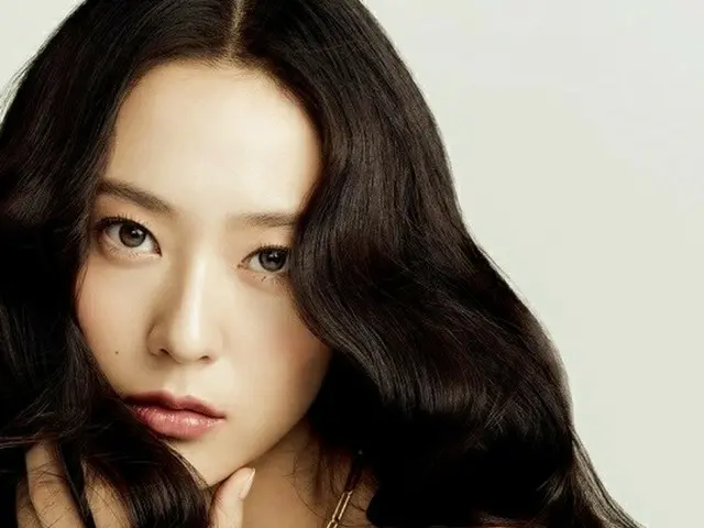 크리스탈(f(x)), 화보 공개. marie claire. .