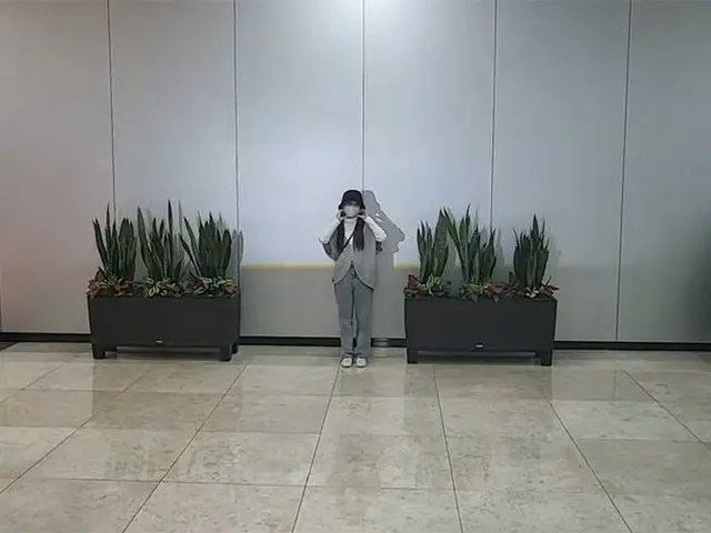 야부키 나코, 김포 공항에 도착. .
