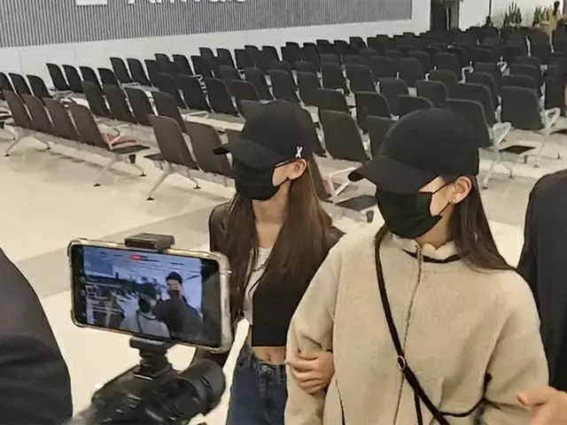 「LE SSERAFIM」사쿠라&카즈하, 김포국제공항에 도착. .