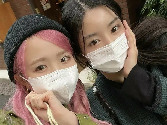 권은비, 혼다 히토미 & 야부키 나코와의 재회 사진을 공개. .