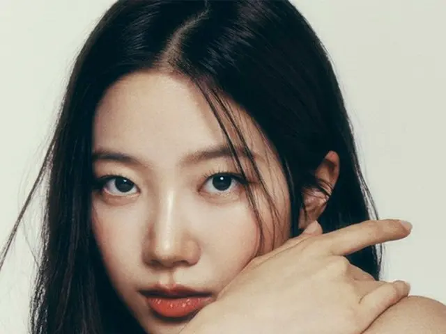카즈하(LE SSERAFIM), 화보 공개. ELLE. .